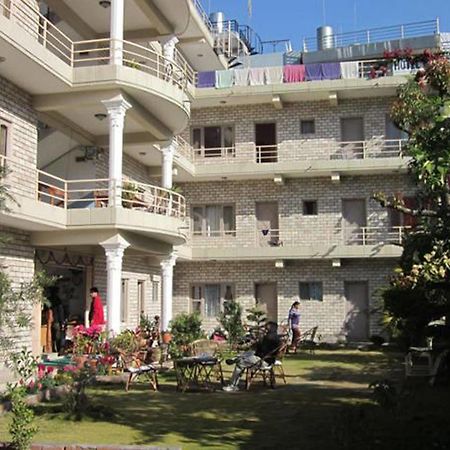 Hotel Lotus Inn Pokhara Exterior foto