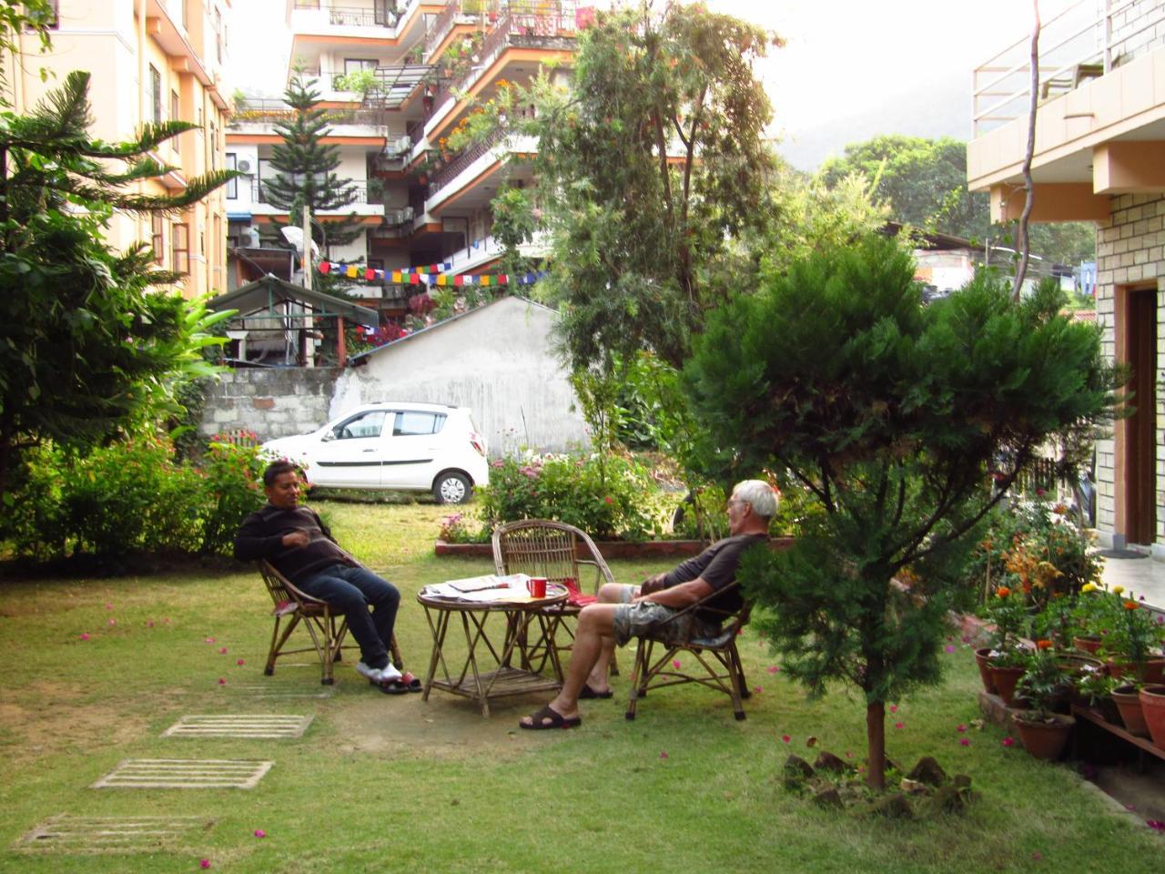 Hotel Lotus Inn Pokhara Exterior foto